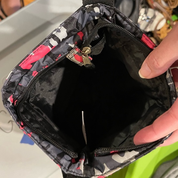 Women’s crossbody bag. New without tags. - Picture 3 of 3